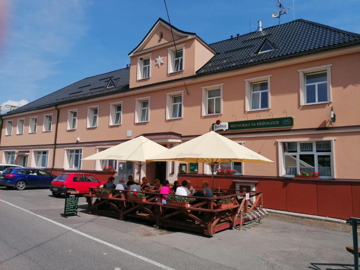 Penzion A Restaurace Na Krizovatce Polevsko Eksteriør billede